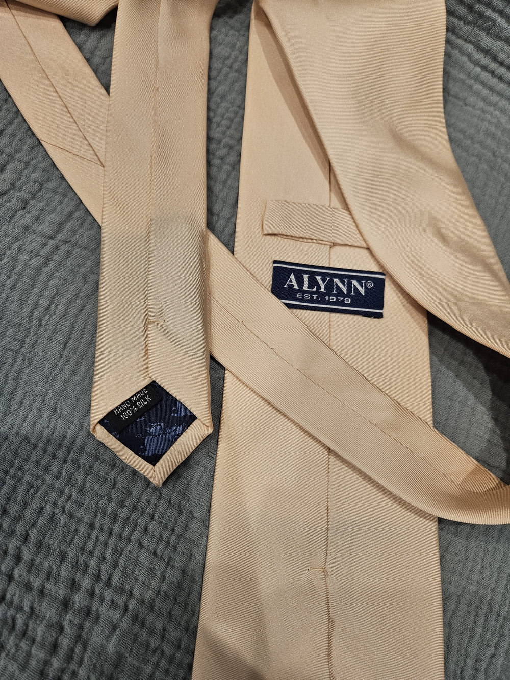 ALYNN Men's Champagne Peach Silk Tie - Classic Solid Formal Tie